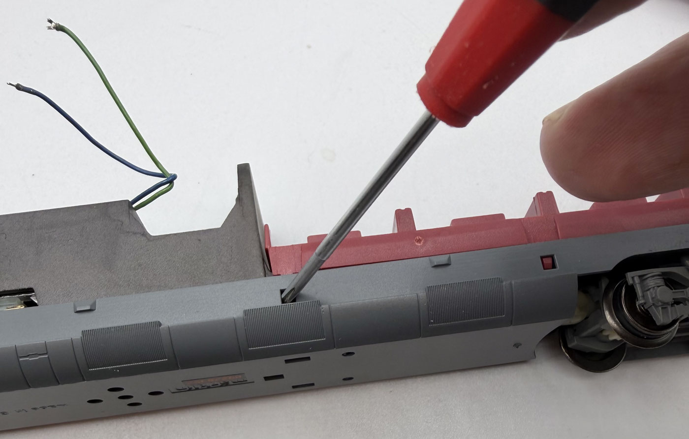 LoDi-WiB ICE3-M(-St) — Installing the LoDi-Motor WiB ICE3-M(-S)